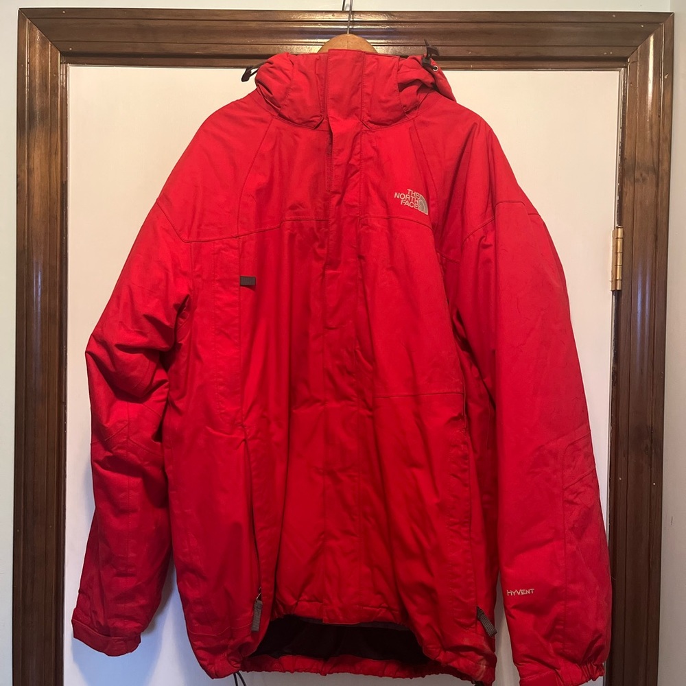 Men’s double lined North Face winter jacket - red
